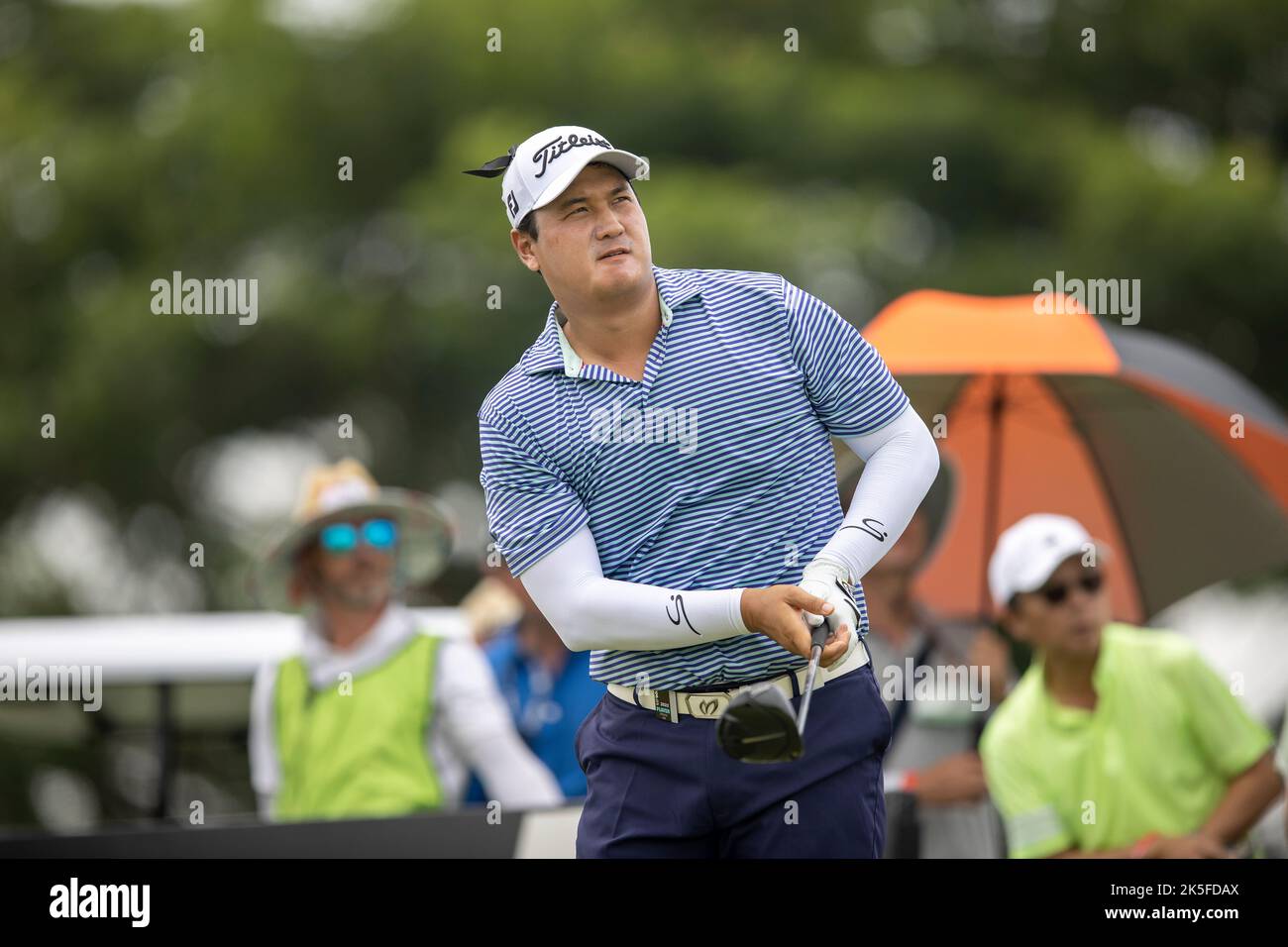 Bangkok, Thailand. 08. Oktober 2022. BANGKOK, THAILAND - 8. OKTOBER: Sihwan Kim der Vereinigten Staaten von Amerika auf Loch 4 während der zweiten Runde auf dem LIV GOLF INVITATIONAL BANGKOK auf dem Stonehill Golf Course am 8. Oktober 2022 in Bangkok, THAILAND (Foto von Peter van der Klooster/Alamy Live News) Kredit: peter Van der Klooster/Alamy Live News Stockfoto