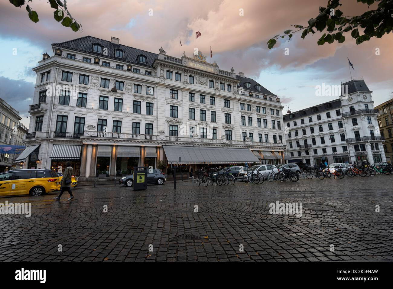 Kopenhagen, Dänemark. Oktober 2022. Außenansicht der Fassade des Hotel D'Angleterre Gebäudes im Stadtzentrum Stockfoto