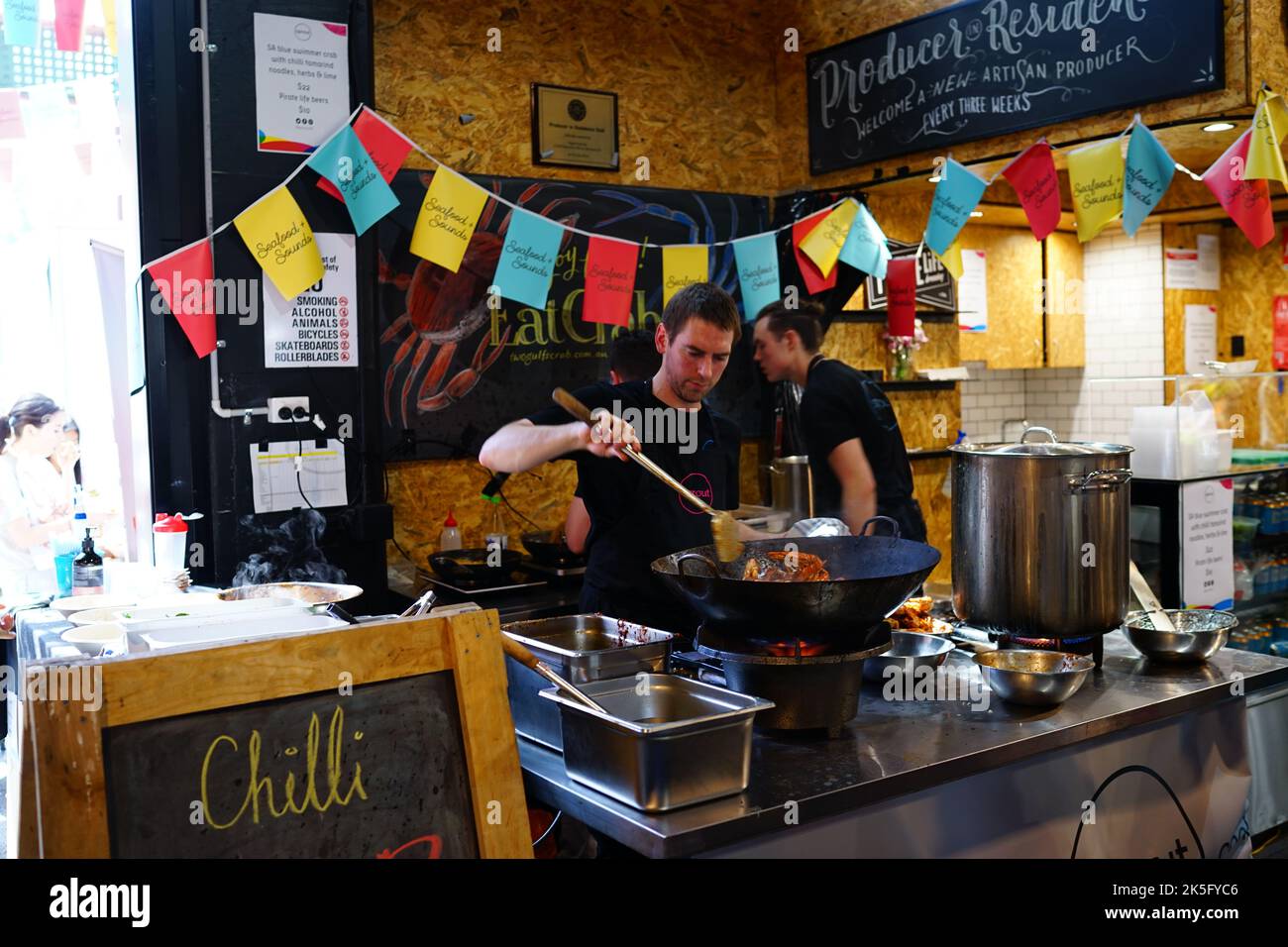 Krabbenkochen in Adelaide, Südaustralien Stockfoto