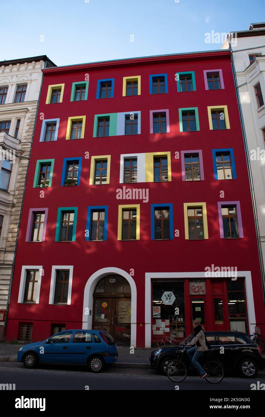 Buntes Appartementhaus in der Zossener straße, Kreuzberg, Berlin, Deutschland Stockfoto