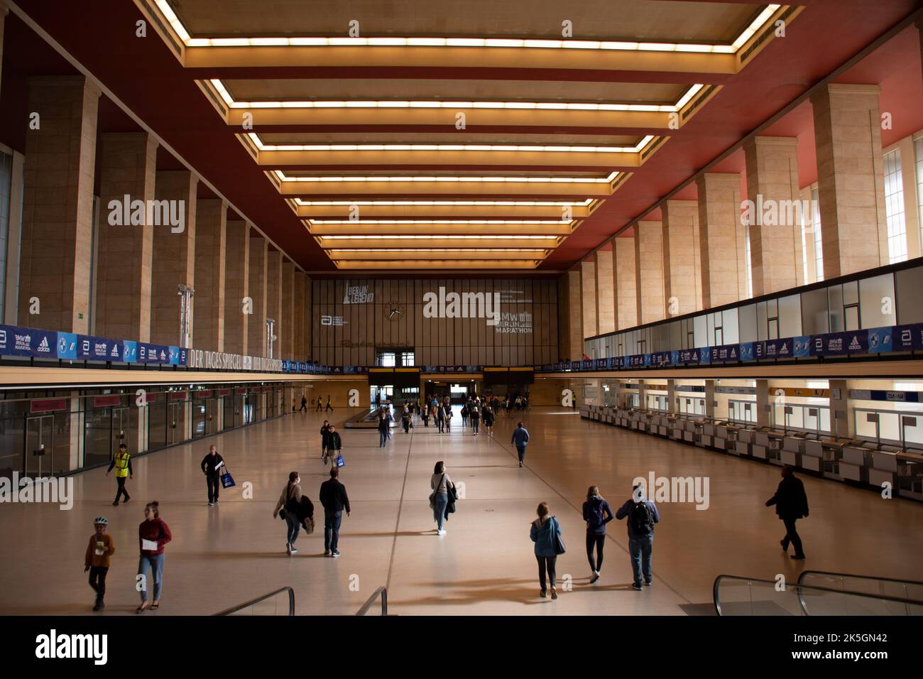 Haupthalle des alten Flughafens Tempelhof, Berlin, Deutschland Stockfoto