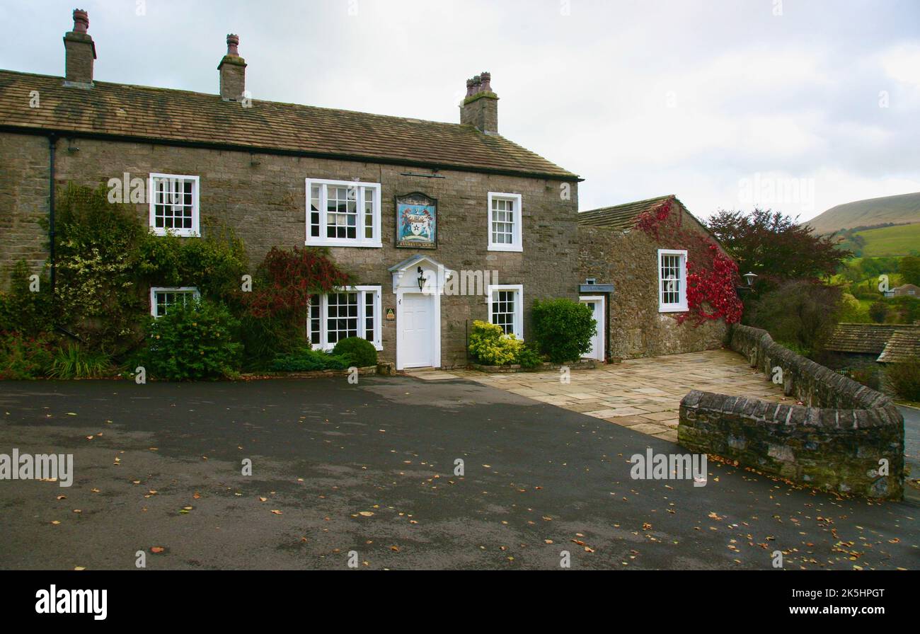 Assheton Arms, Top Row, Downham, Clitheroe, Lancashire, Vereinigtes Königreich, Europa Stockfoto