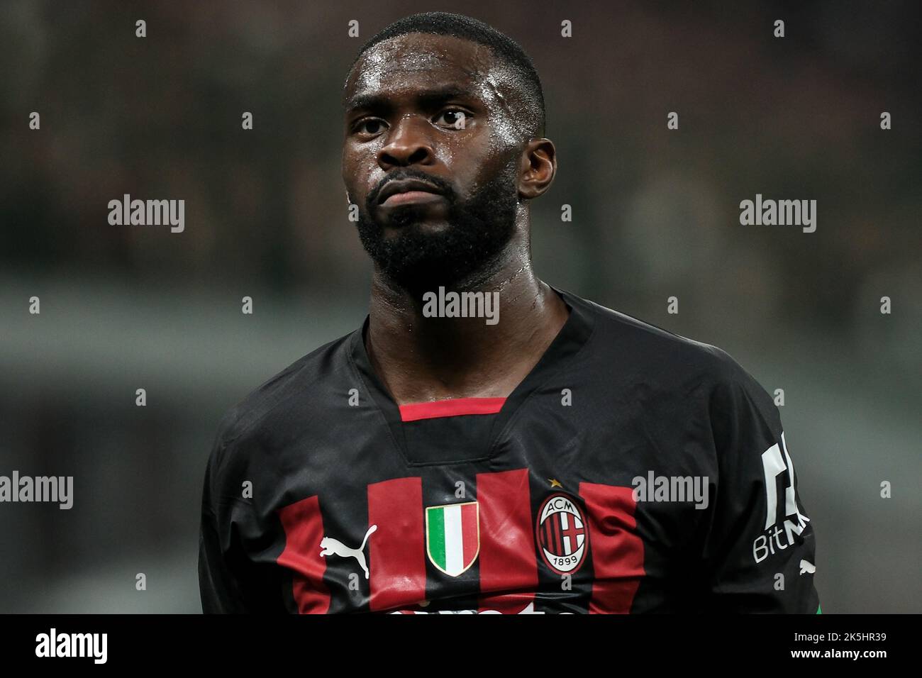 Mailand, Italien. 08. Oktober 2022. Fikayo Tomori vom AC Mailand reagiert während des Fußballspiels der Serie A zwischen dem AC Mailand und dem FC Juventus im Stadion San Siro in Mailand (Italien) am 8.. Oktober 2022. Foto Federico Tardito/Insidefoto Kredit: Insidefoto di andrea staccioli/Alamy Live News Stockfoto