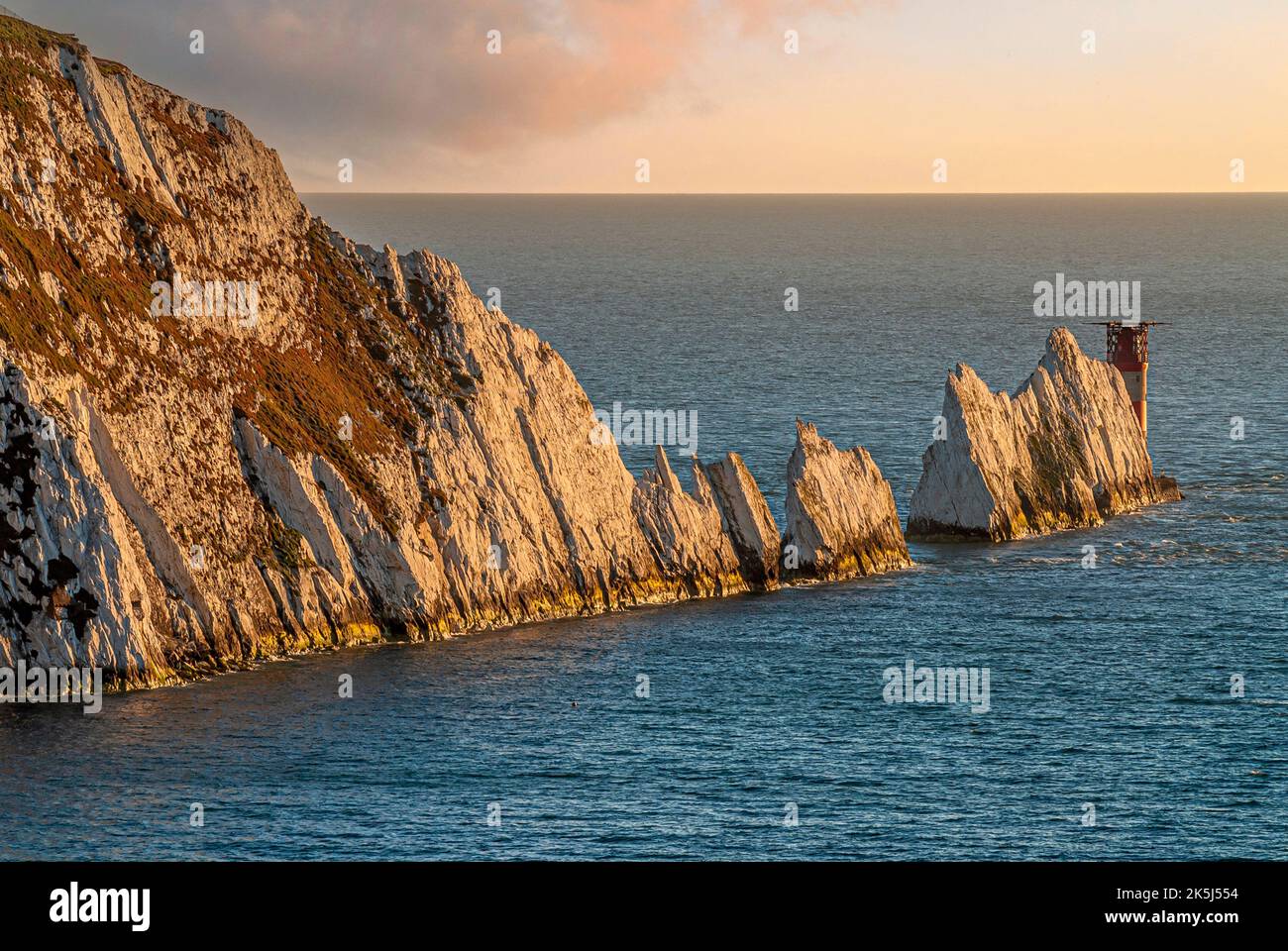 Needles Gesteinsformation in Alum Bay, Isle of Wight, Südengland Stockfoto