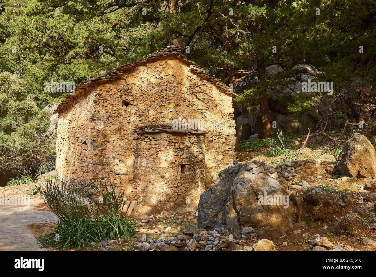 Natursteinkapelle, Agios Nikolaos-Kapelle, Rastplatz, Samaria-Schlucht, Samaria, Schlucht, Nationalpark, Omalos, Lefka Ori, Weiße Berge, Westkreta Stockfoto