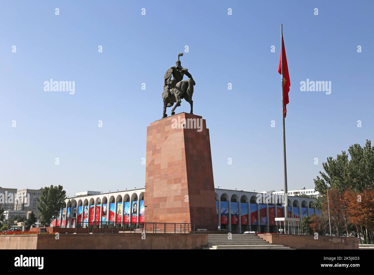 Reiterstatue von Manas, Ala-Too-Platz, Bishkek, Bishkek City Region, Kirgisistan, Zentralasien Stockfoto