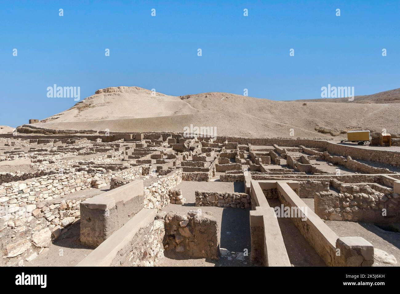 Deir el-Medina, Ruinen einer Arbeitersiedlung im alten Theben, Ägypten Stockfoto