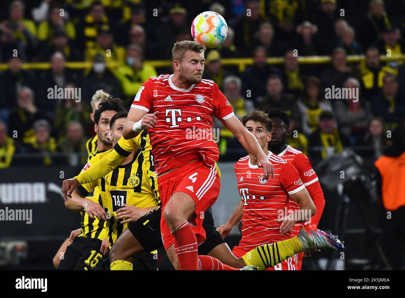 DORTMUND, 8. OKTOBER 2022: Matthijs de Ligt, das Fußballspiel der Bundesliga Borussia Dortmund gegen Bayern München Stockfoto