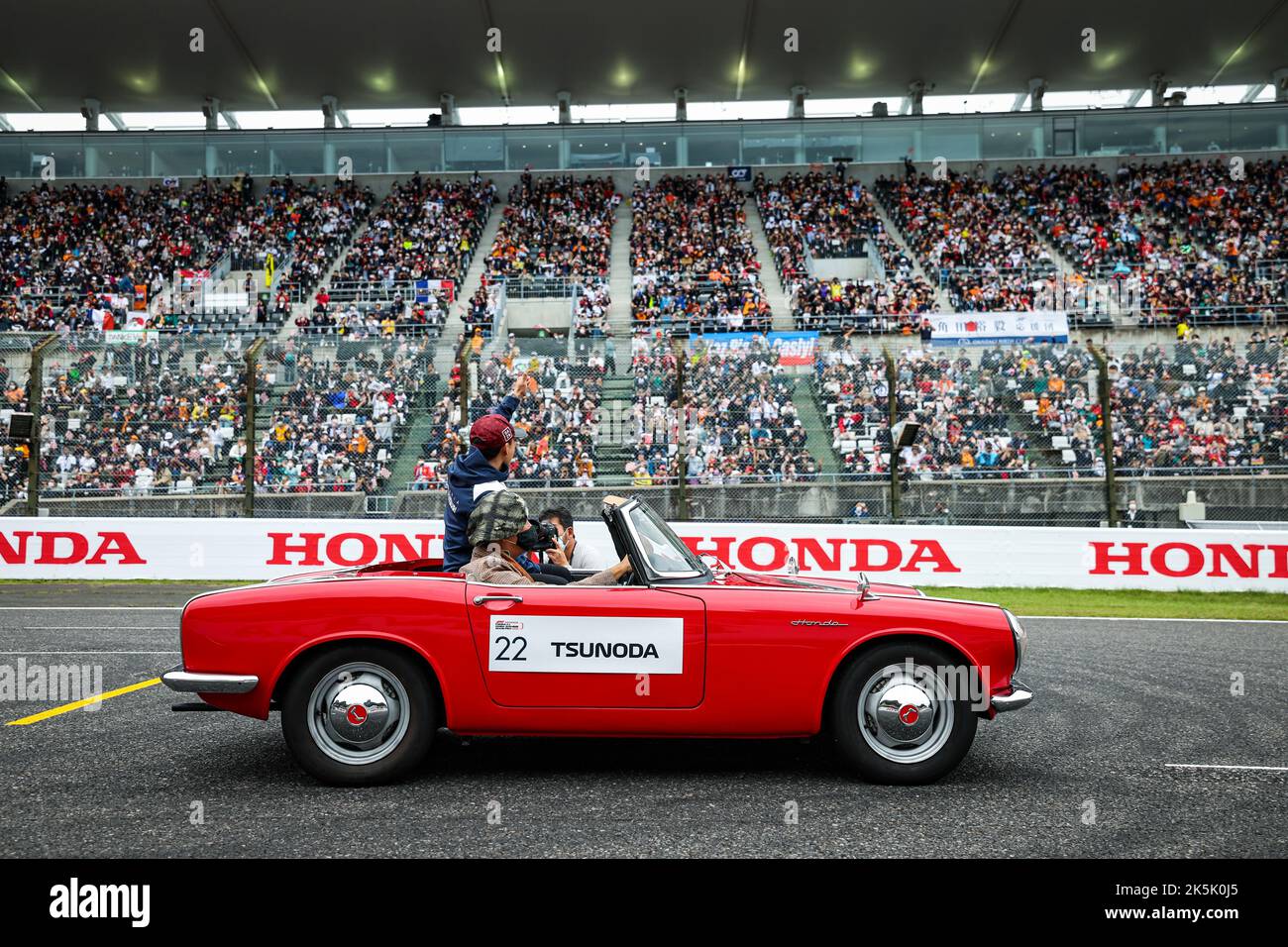 TSUNODA Yuki (jap), Scuderia AlphaTauri AT03, Portrait-Fahrerparade während des Formel 1 Honda Grand Prix von Japan 2022, 18. Lauf der FIA Formel 1 Weltmeisterschaft 2022 vom 7. Bis 9. Oktober 2022 auf der Suzuka International Racing Course, in Suzuka, Präfektur Mie, Japan – Foto Florent Gooden / DPPI Stockfoto