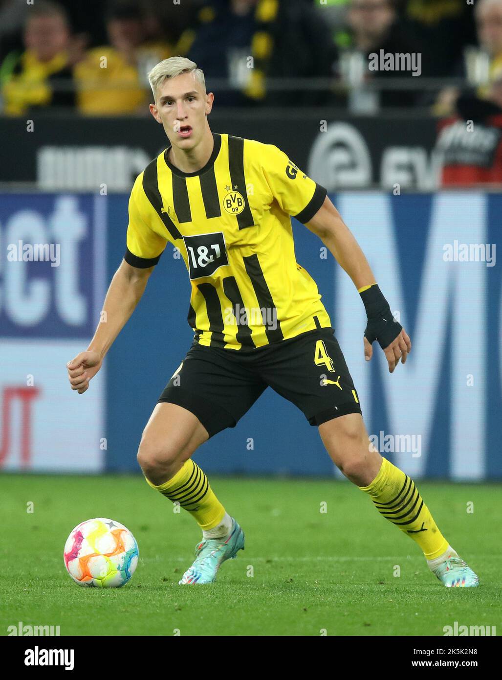 Nico Schlotterbeck von Borussia Dortmund Borussia Dortmund - FC Bayern ...
