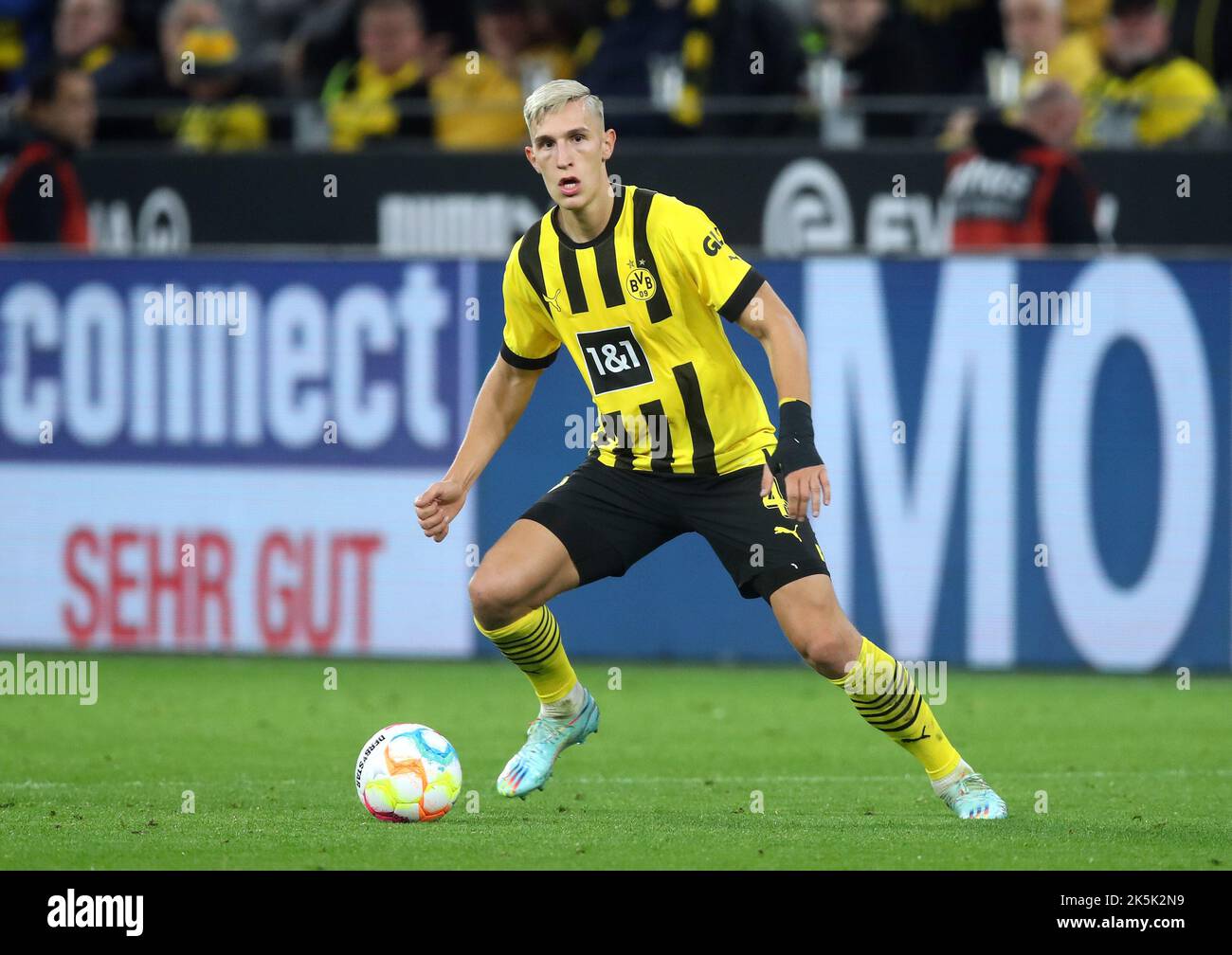 Nico Schlotterbeck von Borussia Dortmund Borussia Dortmund - FC Bayern München Fußball Bundesliga Fussball 1. Bundesliga Saison 2022/ 2023 8.10.2022 © diebilderwelt / Alamy Stock Stockfoto