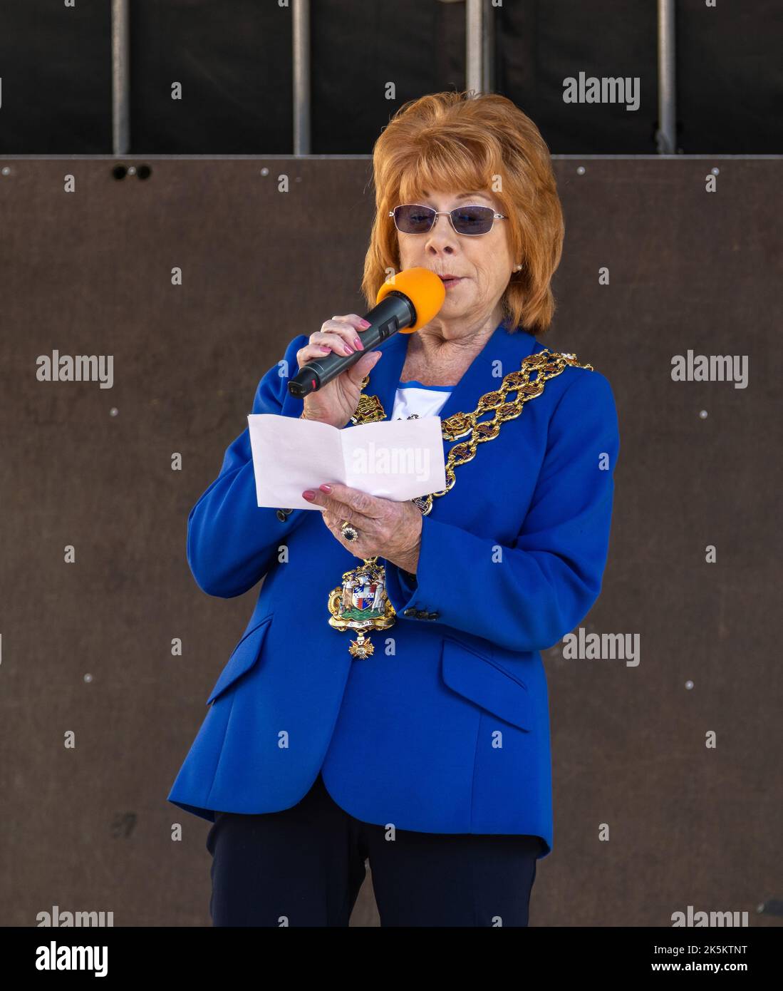 Der Oberbürgermeister von Birmingham, Cllr Maureen Cornish, hielt eine Rede zu Beginn des Birmingham Pride. Stockfoto