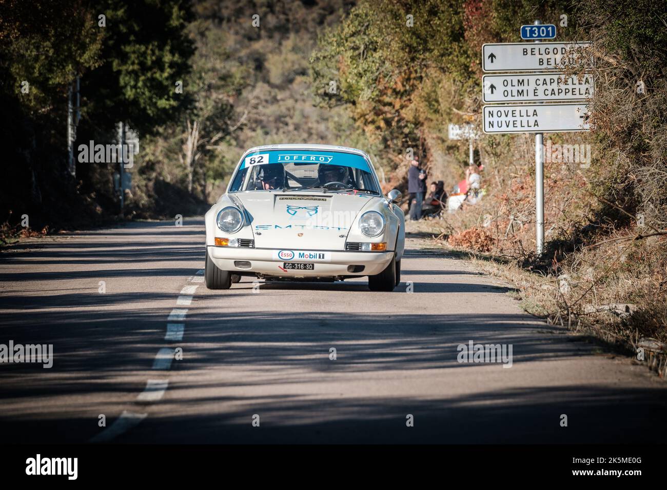 Novella, Korsika, Frankreich - 7.. Oktober 2022: Thomas Pellegrin und Marc Bernadini treten bei der Tour de Corse Historique 2022 an. Die Tour de C Stockfoto