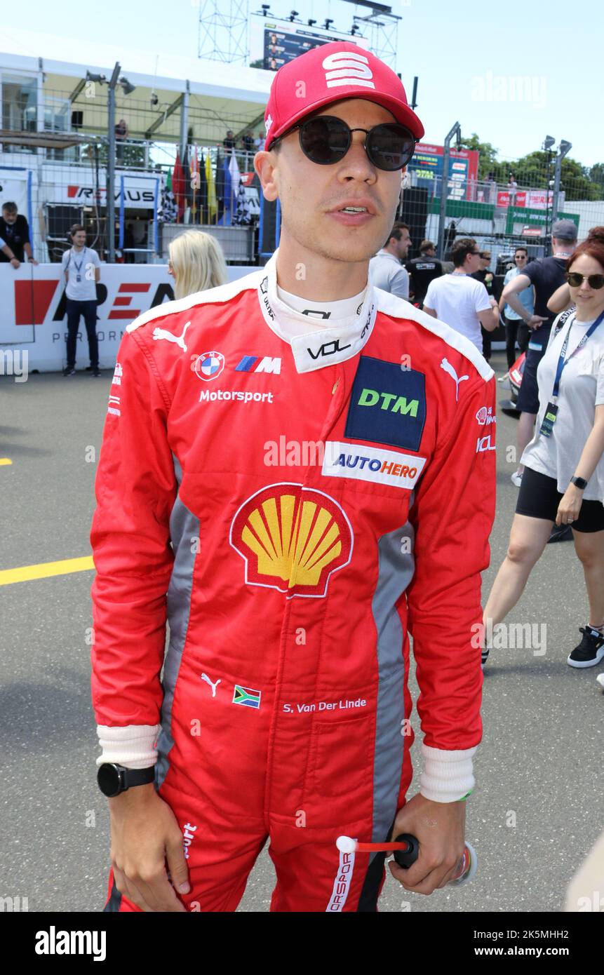 Hockenheim, Deutschland. , . Sheldon van der LINDE aus Südafrika gewinnt den DEUTSCHEN DTM-TITEL 2022 in Hockenheim im Finale am Hockenheimring am 9. Oktober 2022. Deutsche Touringcars Masters - DTM - Motorsport - siehe haftbar Bild: Copyright © ATP/Arthur THILL (THILL Arthur/ATP/SPP) Quelle: SPP Sport Pressefoto. /Alamy Live News Stockfoto