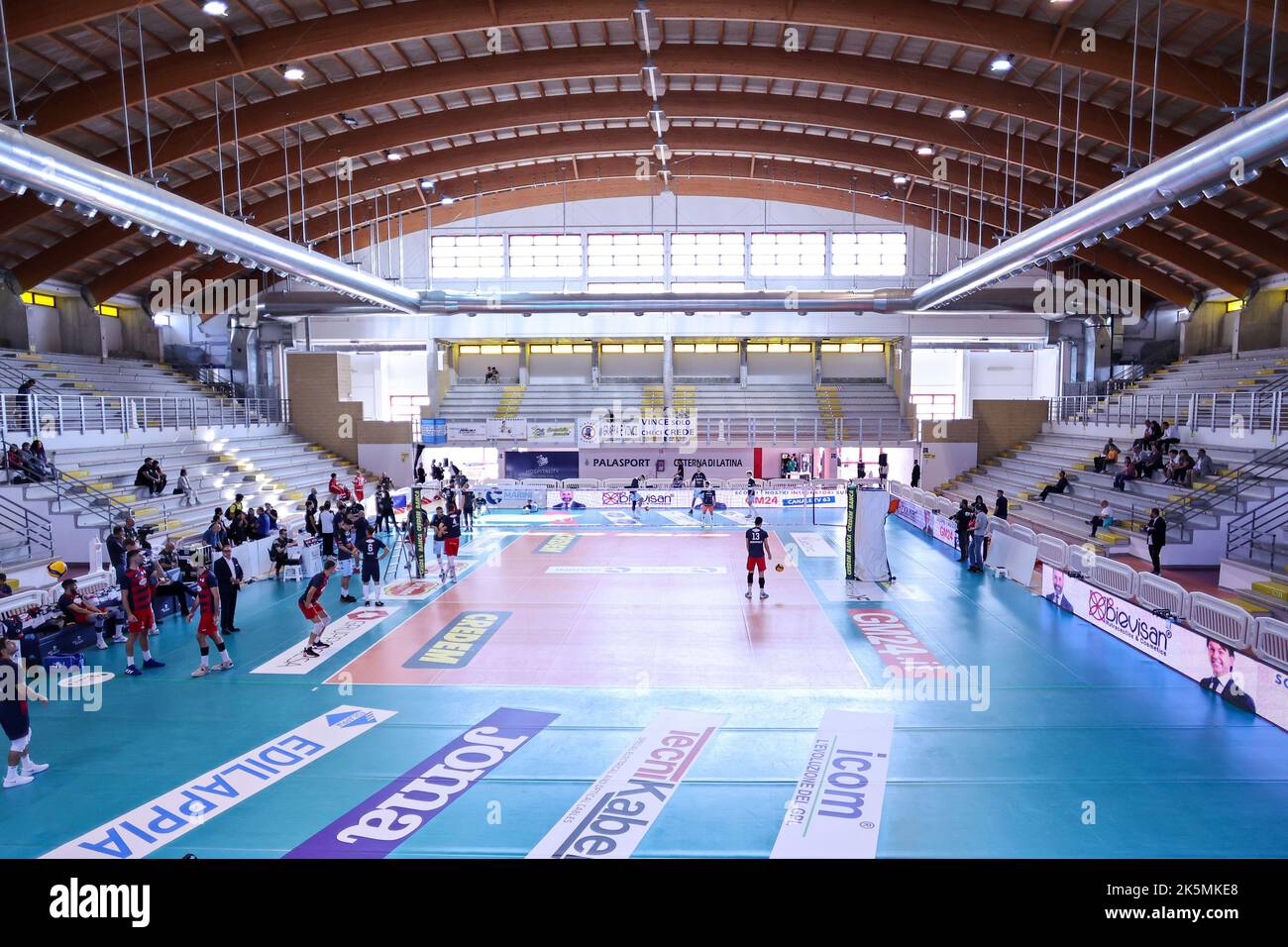 PalaBianchini, Latina, Italien, 09. Oktober 2022, Palasport Cisterna di Latina während der Top Volley Cisterna gegen Gioiella Prisma Taranto - Volleyball Italienische Serie A Männer Superliga Meisterschaft Stockfoto