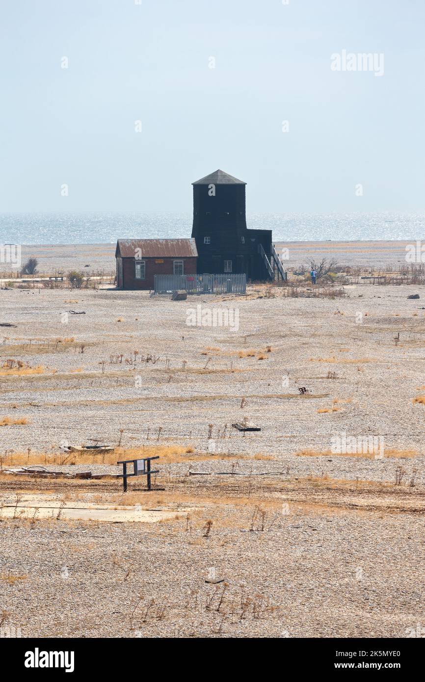 „Black Beacon“ und „Power House“, ehemaliges Testgelände für ballistische Waffen, Orford Ness, Suffolk, England Stockfoto