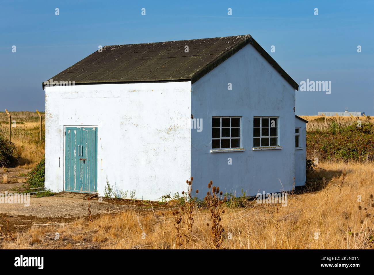 Auf dem ehemaligen militärischen Testgelände für ballistische Waffen, Orford Ness, Suffolk, England Stockfoto