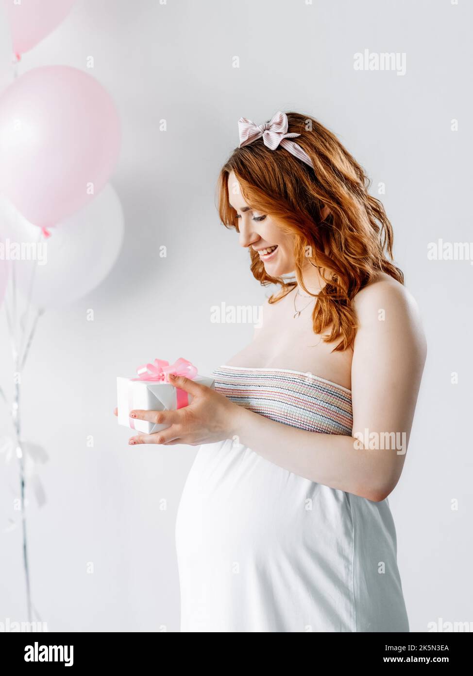Baby Dusche Party schwanger Frau festliche Überraschung Stockfoto