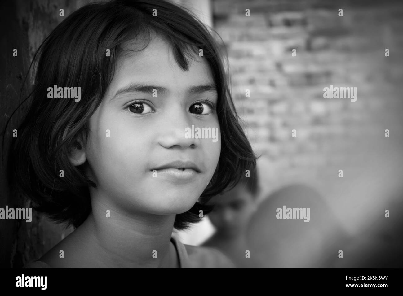 Porträt Eines jungen indischen Mädchens lächelnd Stockfoto