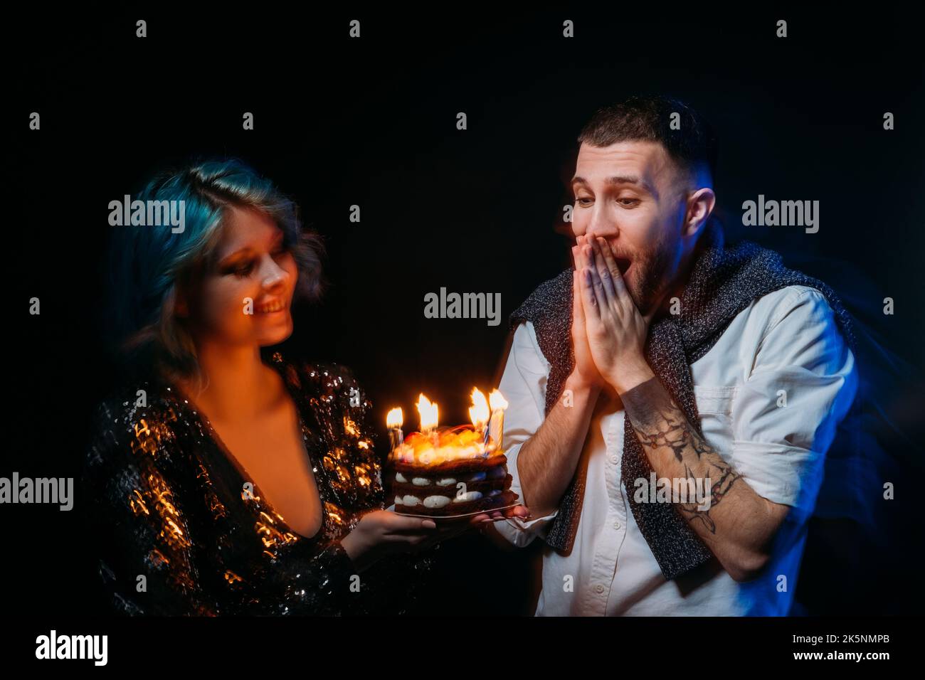 Geburtstagsüberraschung glückliche Freunde Party Feier Stockfoto