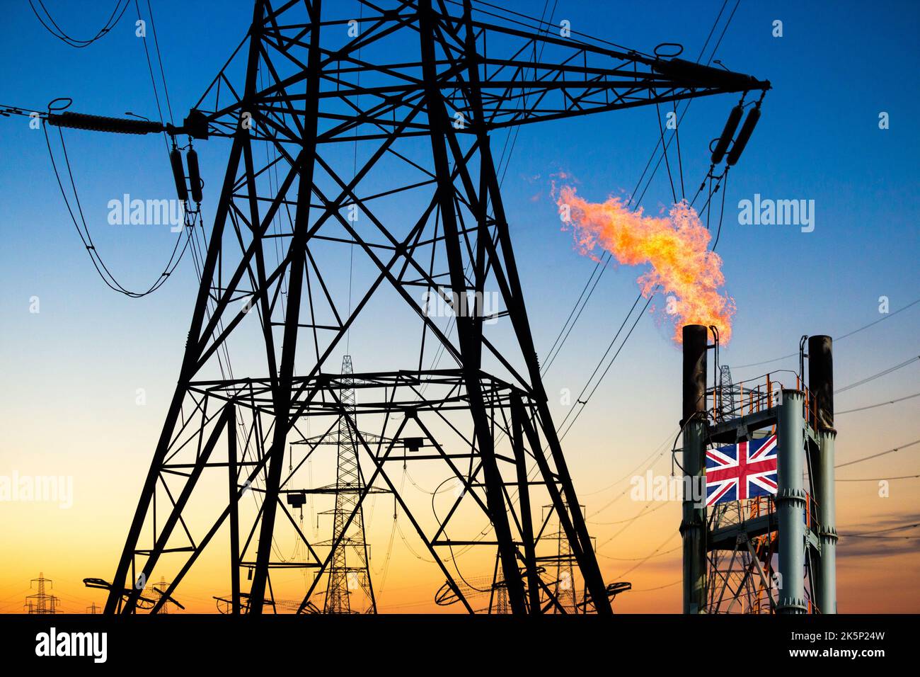 Gas Flare Stack und Strom pylon. Britische Lebenshaltungskosten, steigende Gas-, Energiepreise, russisches Gas, Ukraine-Krieg, Europa, Nordseegas... Konzept Stockfoto