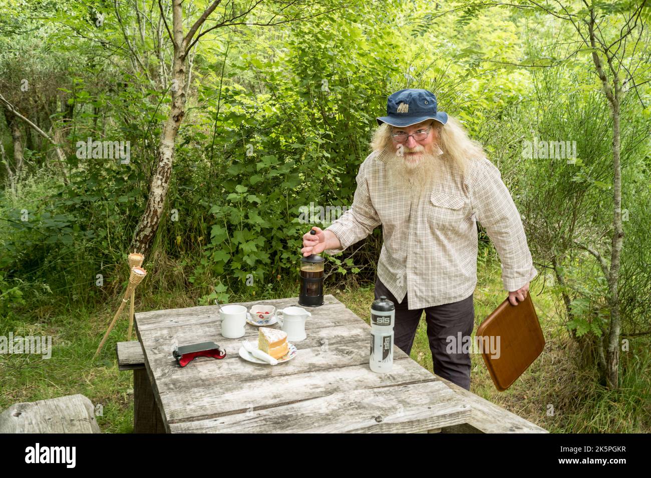 Der Besitzer des Eco Cafe in der Nähe von Abriachan am Great Glen Way, Inverness, Schottland, Stockfoto