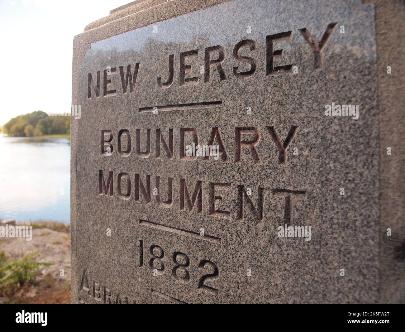 Dreistaatenmarkierung am Delaware River zwischen New York, New Jersey und Pennsylvania. Stockfoto