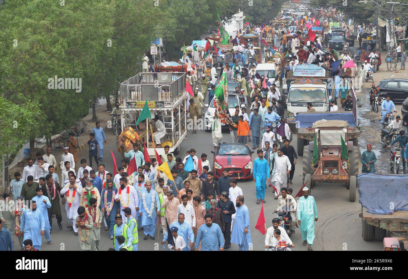Lahore, Punjab, Pakistan. 9. Oktober 2022. Pakistanische Gläubige ...