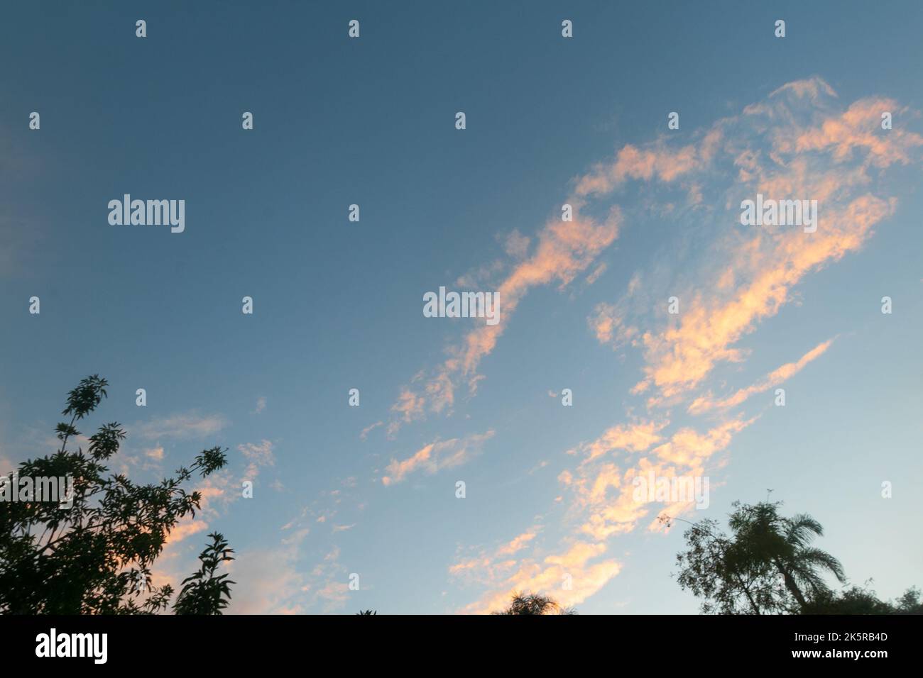 9. Oktober 2022, San Diego, CA, USA: Der Herbstuntergang in San Diego, Kalifornien am Sonntag, 9.. Oktober 2022 (Bildnachweis: © Rishi Deka/ZUMA Press Wire) Stockfoto