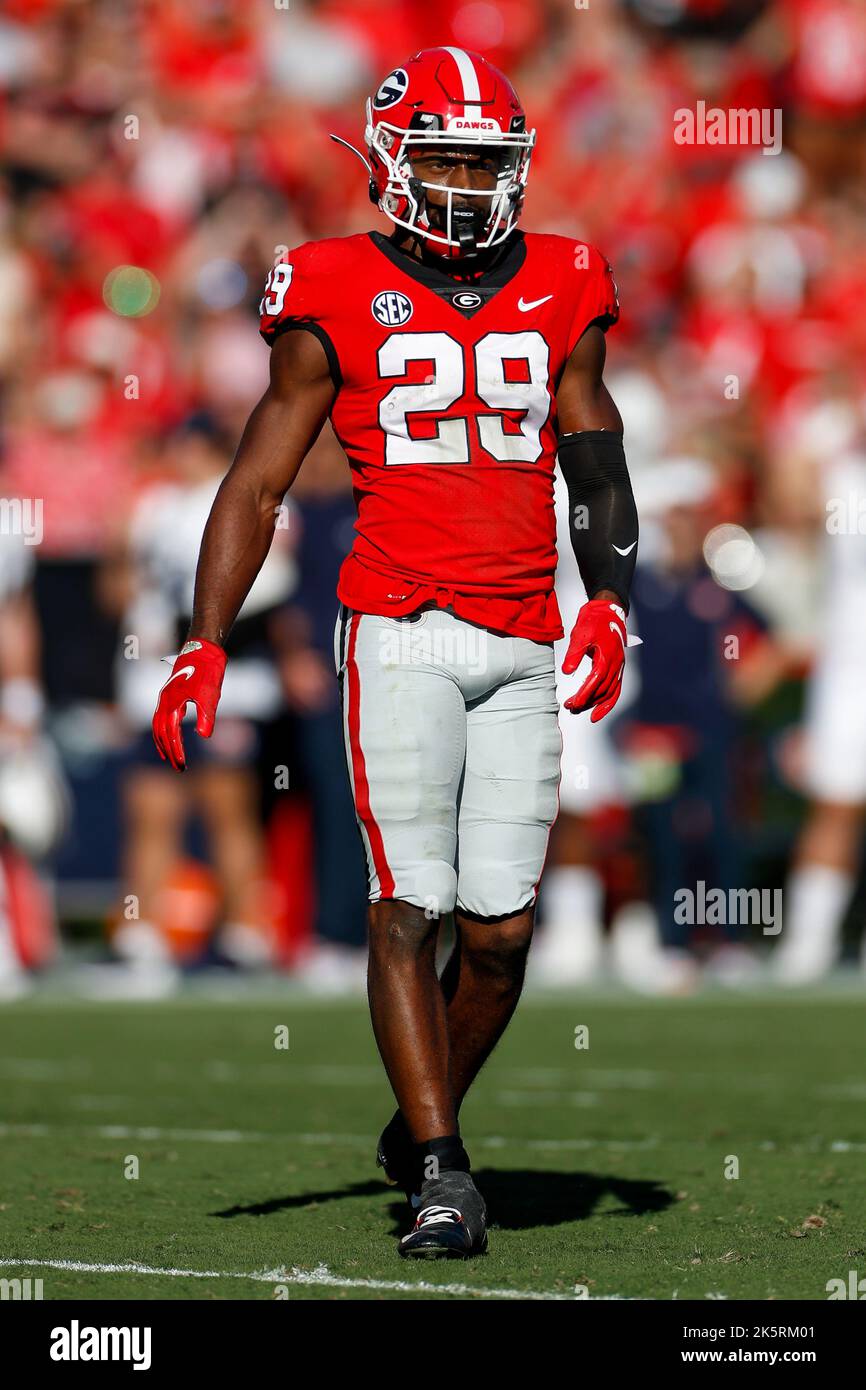 Georgia Bulldogs defensive Back Christopher Smith (29) schaut während eines College-Football-Spiel in der regulären Saison zwischen den Auburn Tigers und dem Georgi an Stockfoto