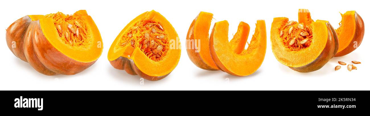 Orangefarbene runde Kürbisse und Kürbisscheiben und Samen auf weißem Hintergrund isoliert. Stockfoto