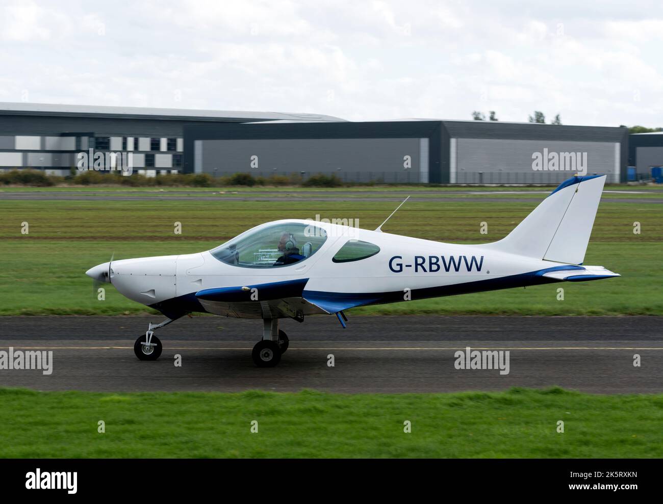 BRM Aero Bristell NG5 auf dem Wellesbourne Airfield, Warwickshire, Großbritannien (G-RBWW) Stockfoto