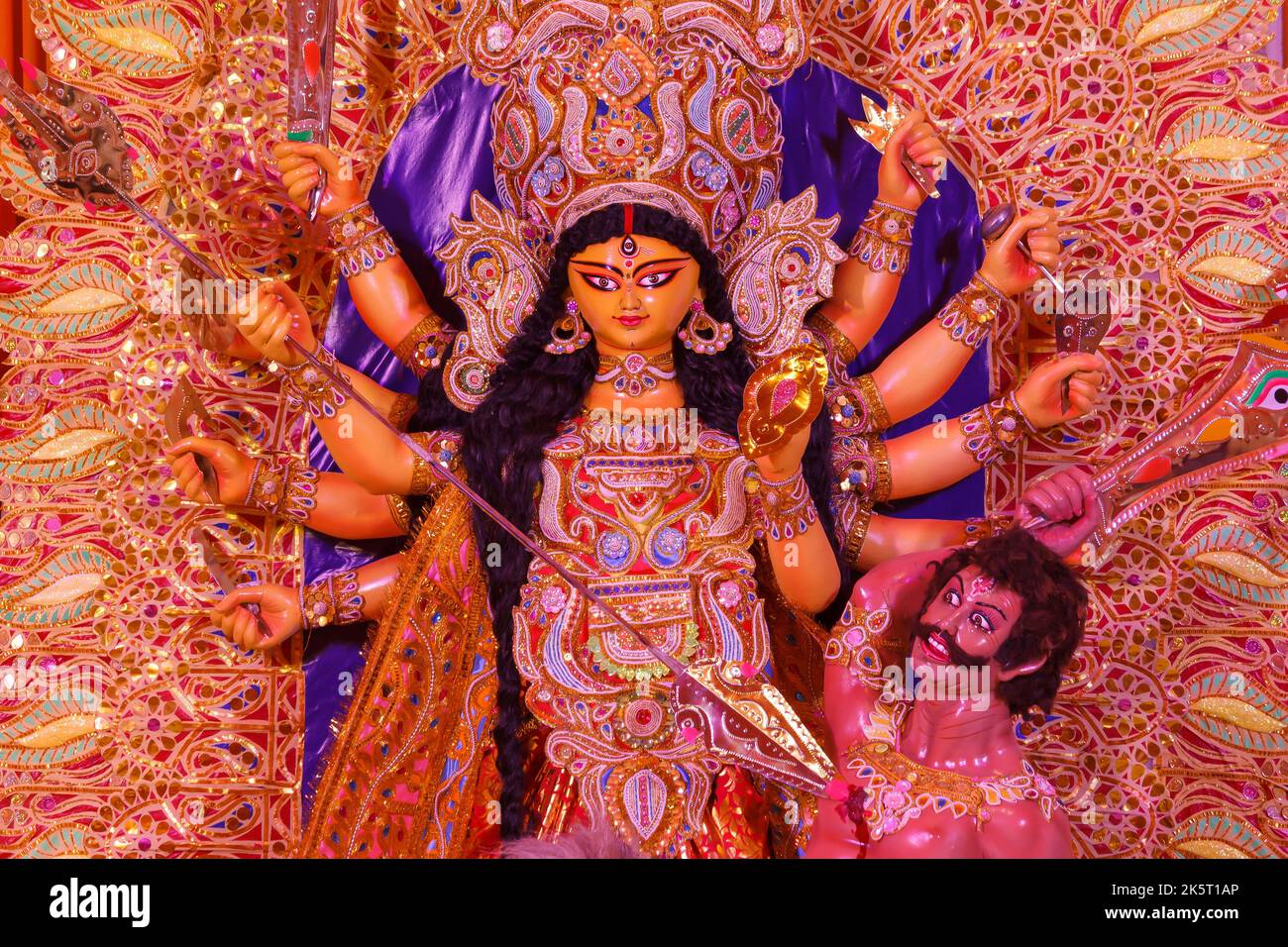 Chittaranjan Park Milan Samiith,Dt-1 Oct 2022.Ein Blick auf Durga Idiol in Puja Pandal Stockfoto