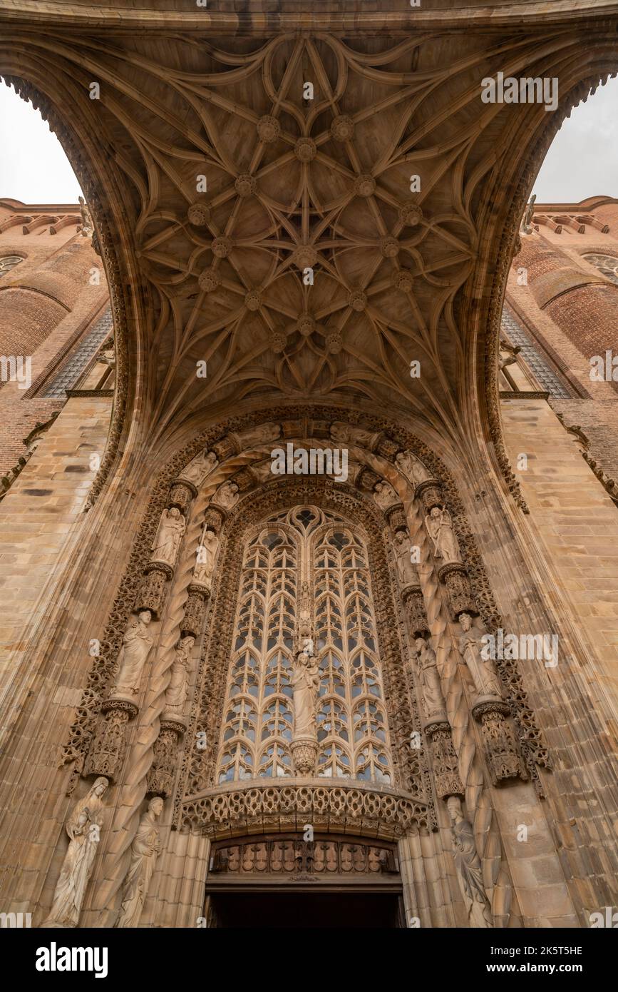 Südportal. Kathedrale Basilika der Heiligen Cecilia (auch als Albi-Kathedrale bekannt). Erbaut zwischen 1282 und 1480 im gotischen Stil von Toulousian oder Südfranko. Des Stockfoto