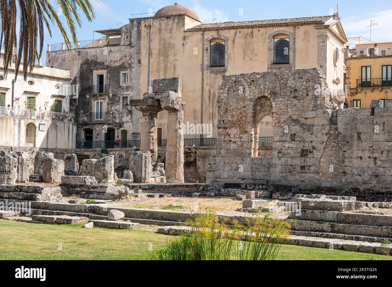 Syrakus, Italien - 09-16-2022: Die Ruinen des Apollotempels in Ortigia Stockfoto