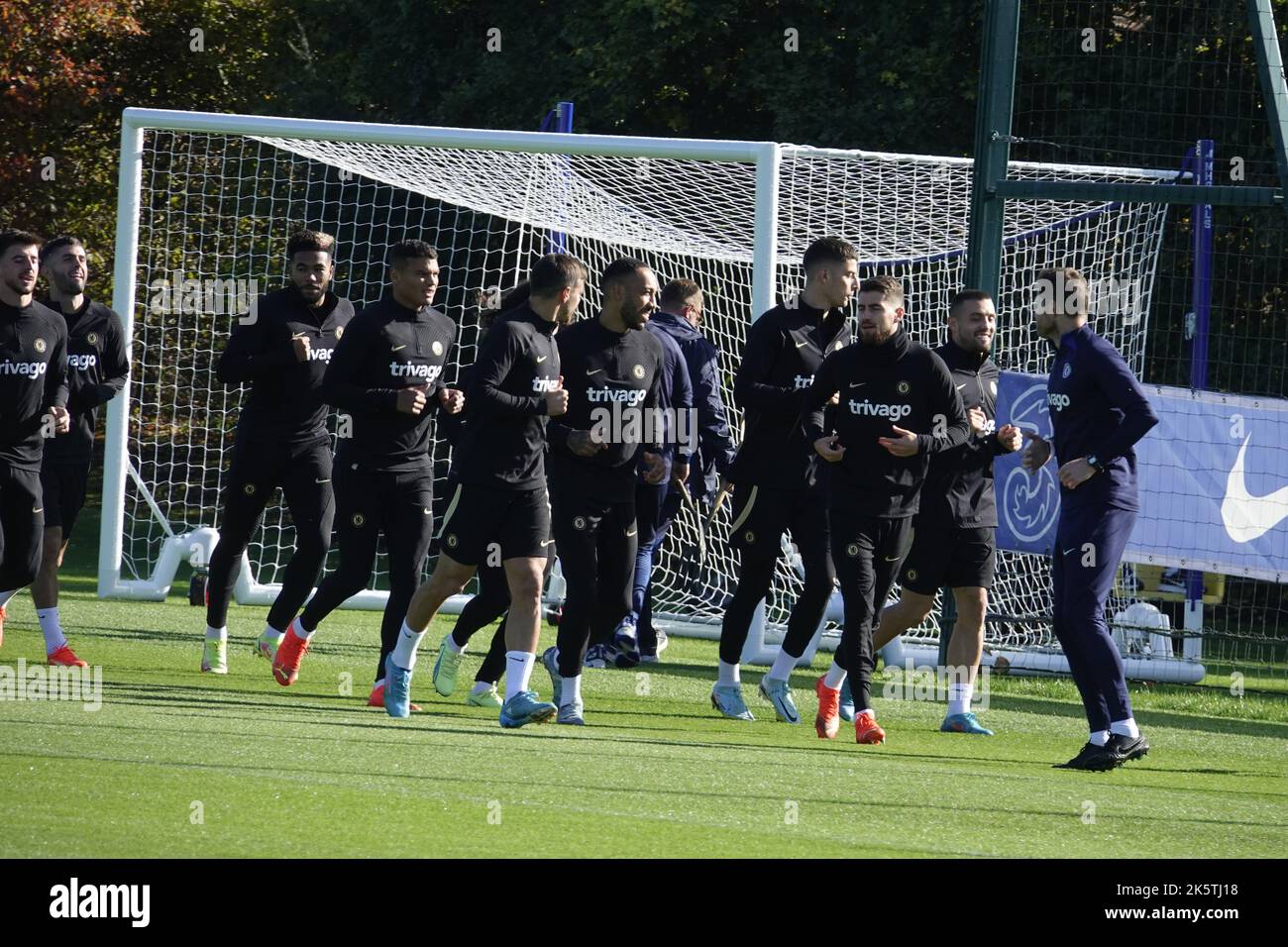 Cobham, Surrey, Großbritannien. 10. Oktober 2022. Chelsea Football Club-Spieler trainieren auf der Basis von clubsÕ Cobham für ihr Champions-League-Spiel gegen den AC Mailand morgen in Italien : Credit: Motofoto/Alamy Live News Stockfoto