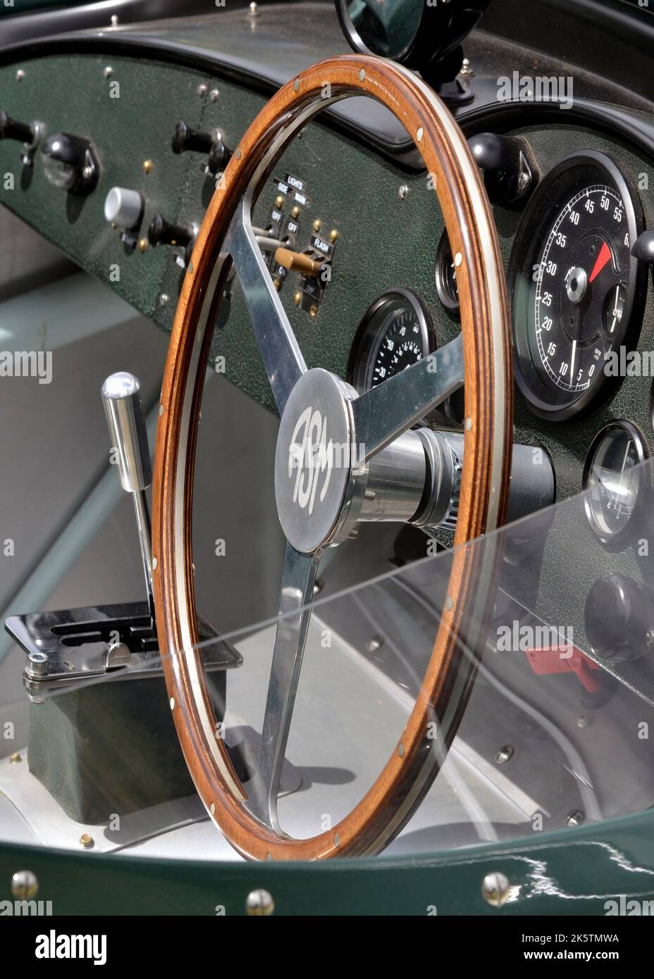 Cockpit des klassischen ASM-Sportwagens Stockfoto