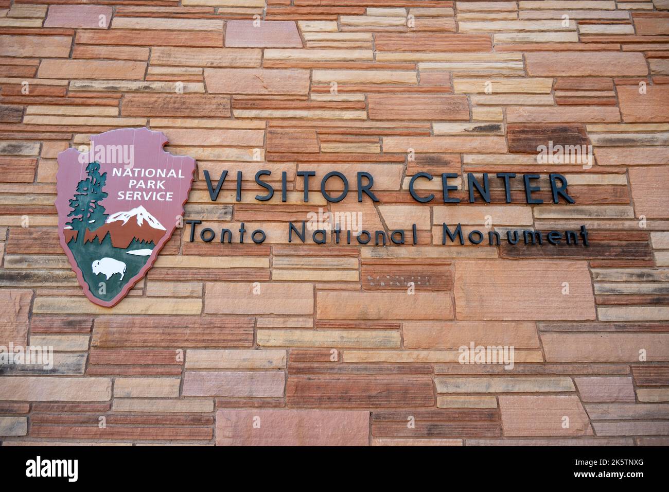 Ein Schild für das Besucherzentrum des Tonto National Monument Stockfoto