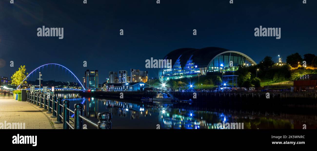 Newcastle Upon Tyne Kai in der Nacht Stockfoto