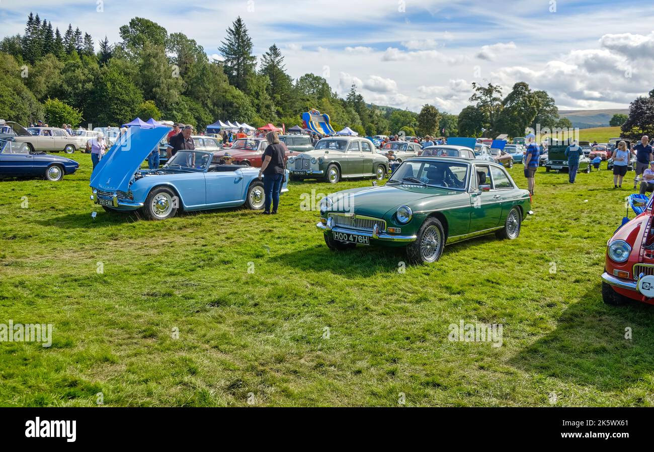 MGB GT unter anderem auf der Dalemain Classic Car Show, Ullswater