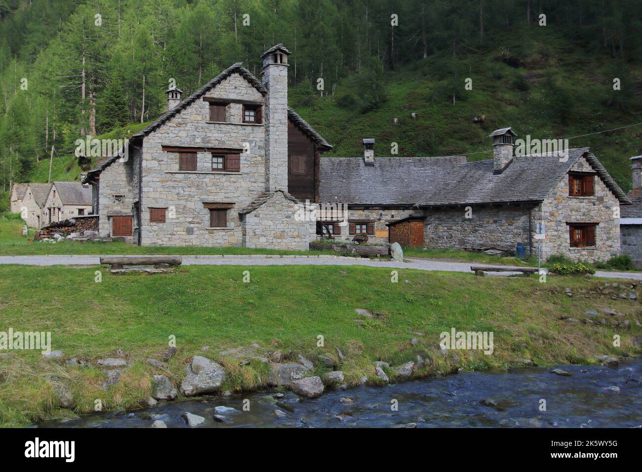 Das Bergdorf Crampiolo in Alpe Devero, Lepontine Alps, Ossola, Piemont, Italien Stockfoto