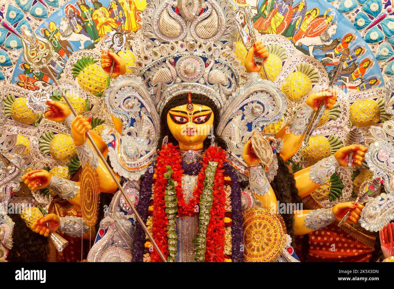 Kali Mandir Society , C.R.Park , New Delhi ,Dt-2 Oct 2022.Ein Blick auf Durga Idiol im Puja Pandal Stockfoto