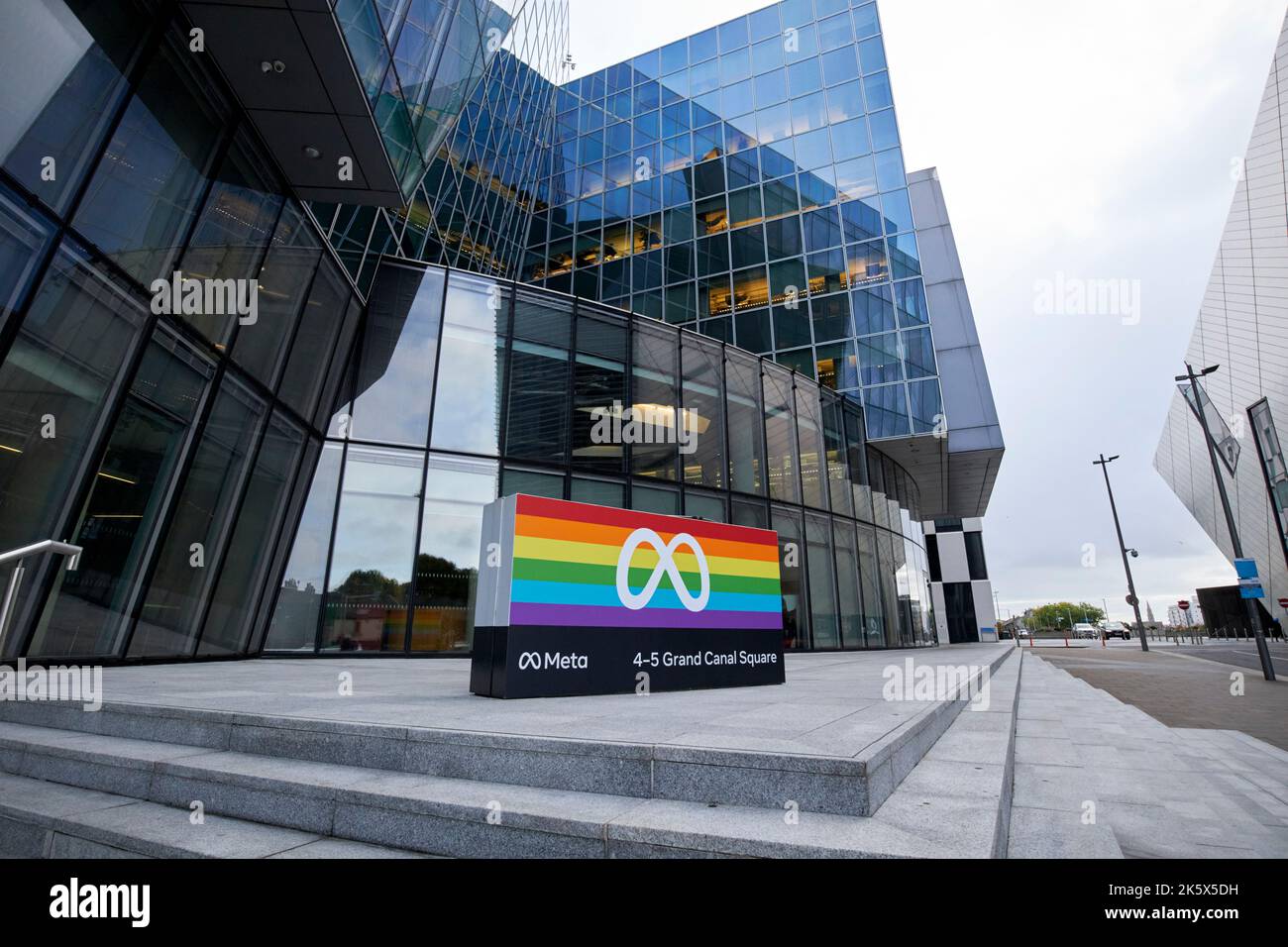 meta facebook emea Hauptsitz 4-5 Grand Canal Square dublin republik irland Stockfoto