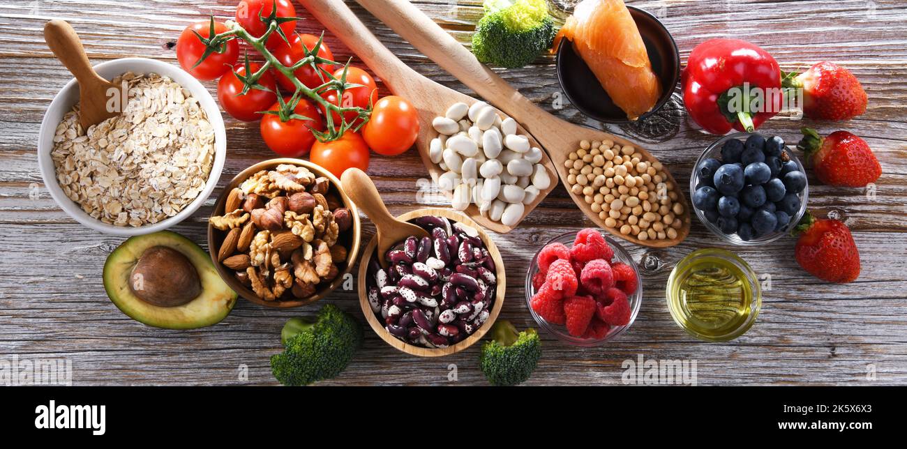 Cholesterin senkende Lebensmittel. Ernährung erhöht die Höhe der hohen Dichte Lipoprotein. Stockfoto