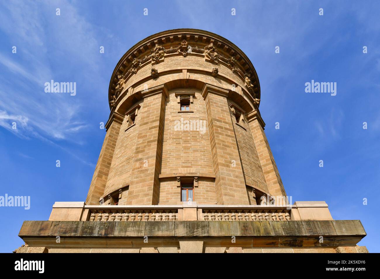Wasserturm genannt, ein Wahrzeichen der deutschen Stadt Mannheim Stockfoto