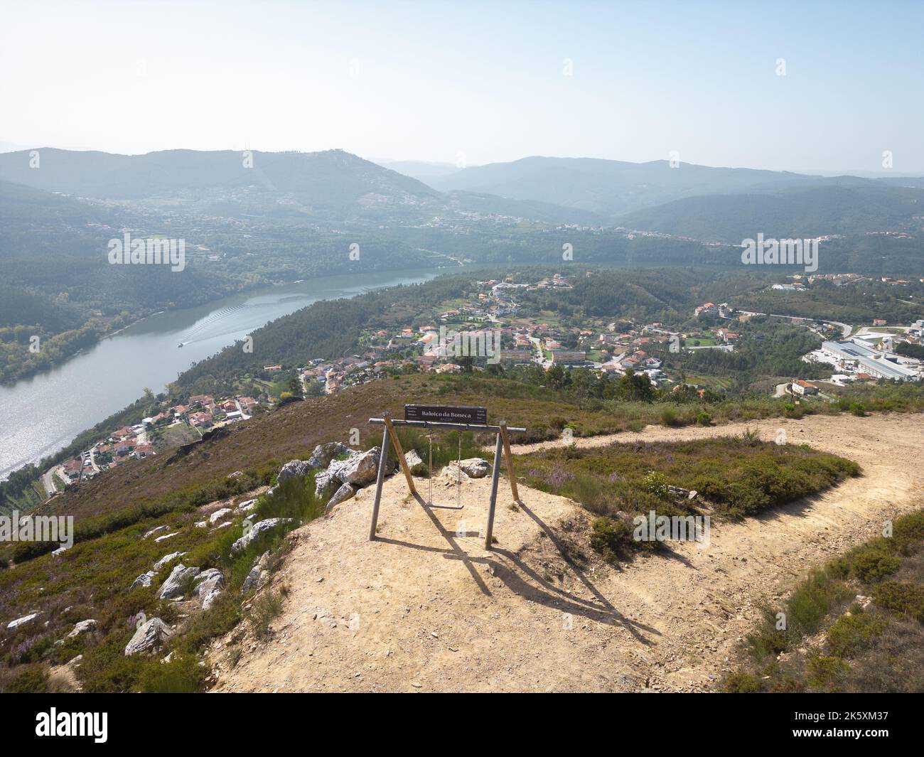 Luftaufnahmen von Miradouro (Sightseeing) da Boneca auf dem Boneca Hill in der Nähe von Porto, Douro River Stockfoto