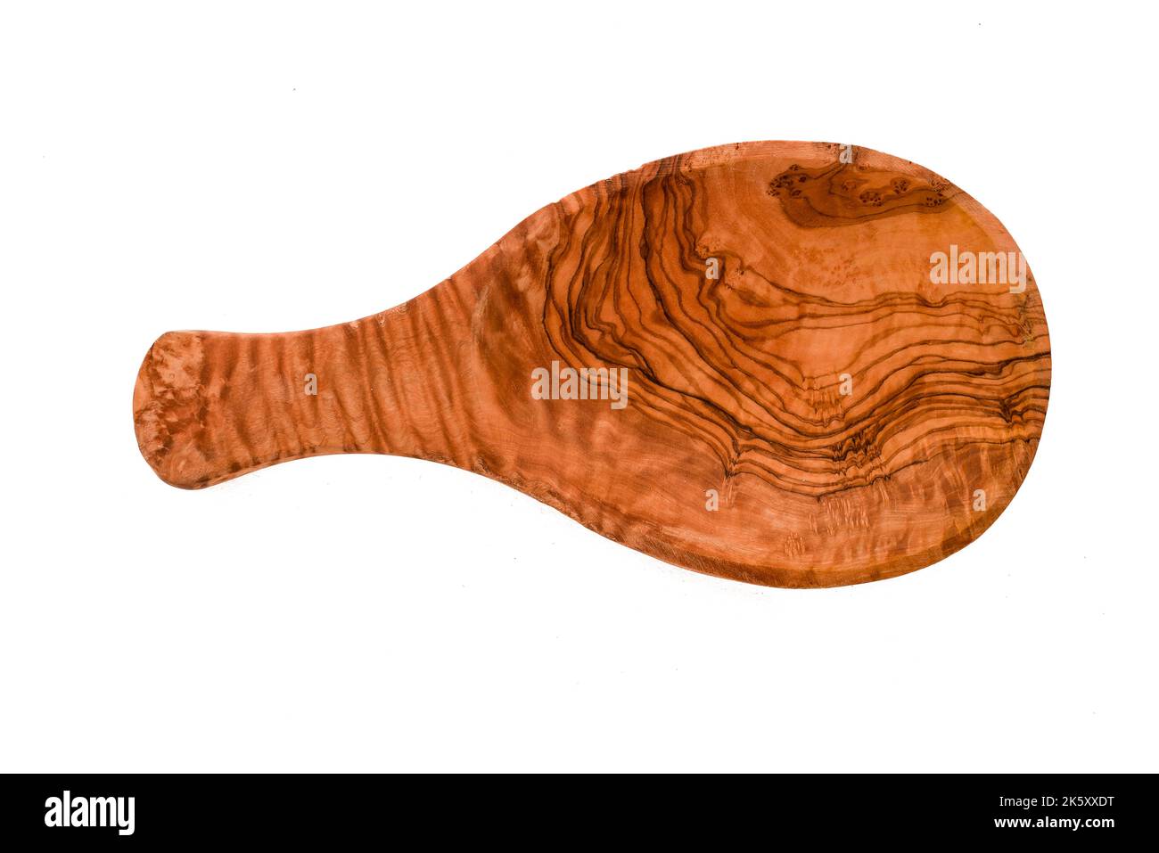 Großer Holzlöffel auf weißem Hintergrund. Stockfoto