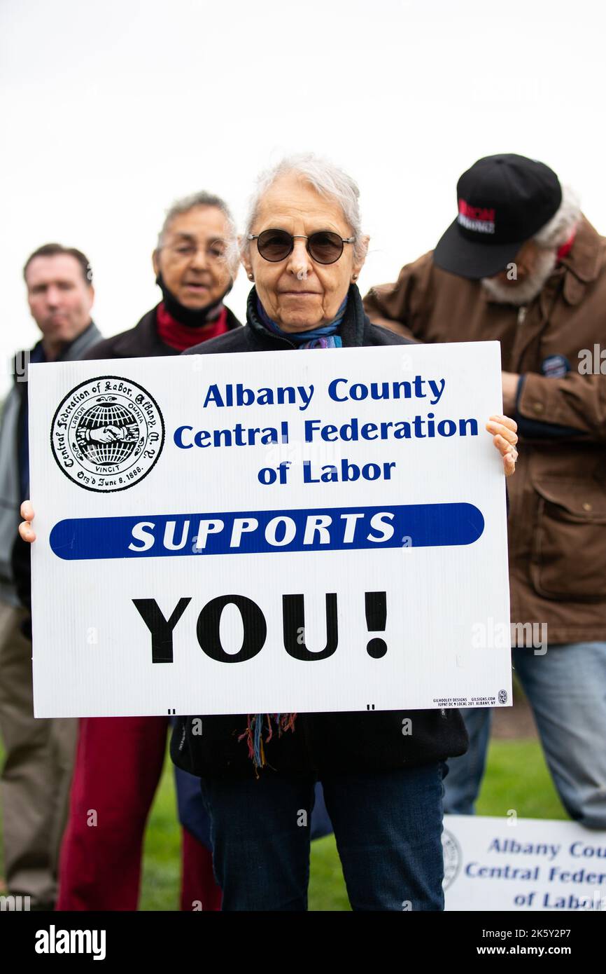 Schodack, New York, USA. 10. Oktober 2022. Mitglieder und Unterstützer