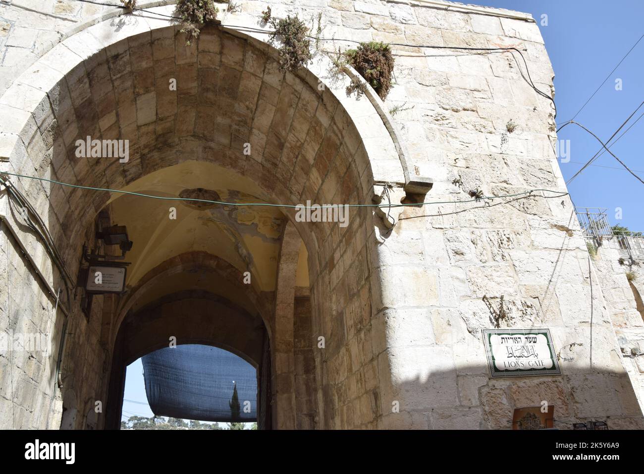 Löwentor im muslimischen Viertel - Altstadt von Jerusalem während Rosh Hashanah 2022 Stockfoto