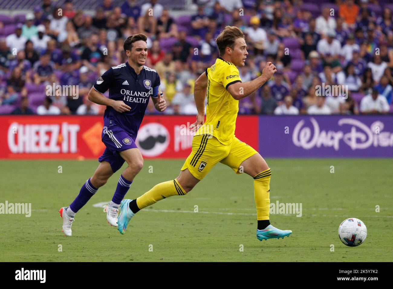 ORLANDO, FL - 9. OKTOBER: Spiel zwischen Orlando City und Columbus Crew in Orlando am 9. Oktober 2022 im Exploria Stadium, Orlando, FL. (Foto von Aaron Litz/PxImages) Stockfoto